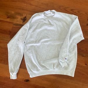 Champion. - light Heather Gray Sweatshirt size Large